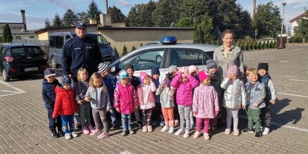 Spotkanie z Policjantem w Przedszkolu Gminnym we Władysławowie nt. bezpieczeństwa