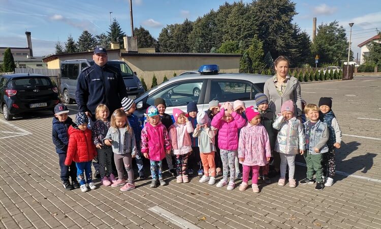 Spotkanie z Policjantem w Przedszkolu Gminnym we Władysławowie nt. bezpieczeństwa