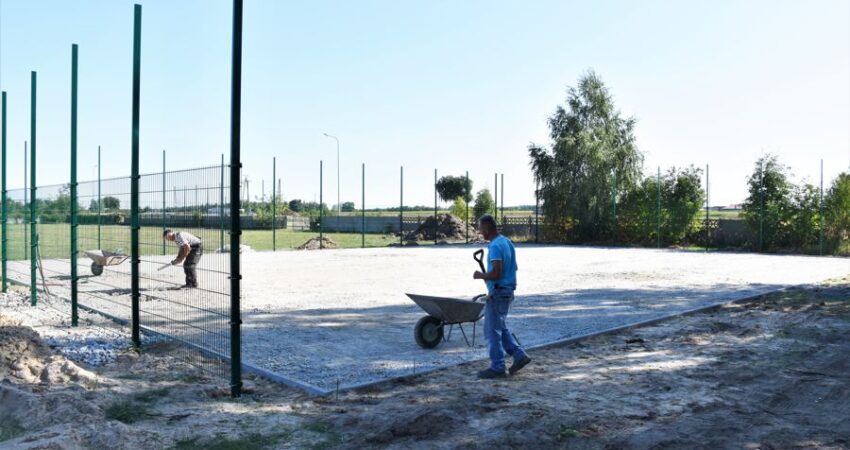 Nowe boiska sportowe i parking już niebawem