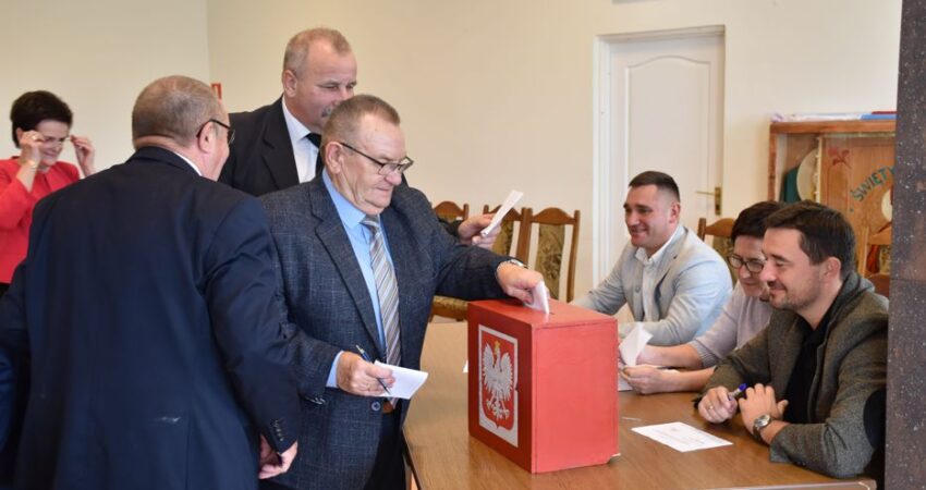 Wybory ławników i decyzje w sprawie podatków. LIII Sesja Rady Gminy Władysławów