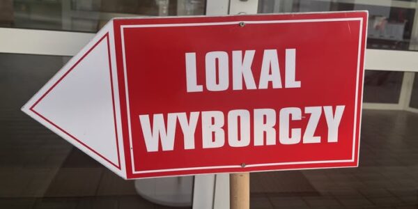Gmina Władysławów: Lider frekwencji i obywatelskiego zaangażowania