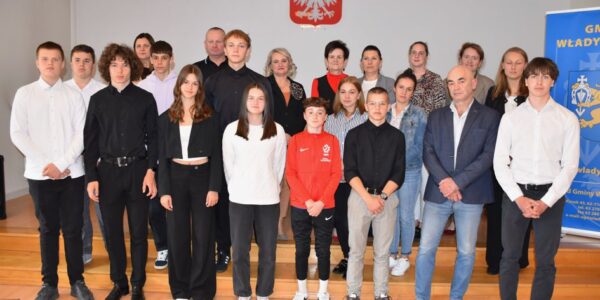 Sport to pasja i wyrzeczenia – wręczenie stypendiów sportowych w Gminie Władysławów