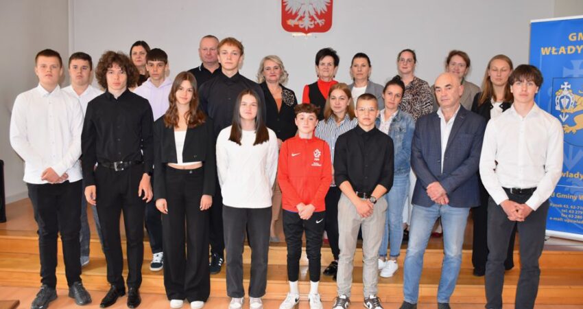 Sport to pasja i wyrzeczenia – wręczenie stypendiów sportowych w Gminie Władysławów